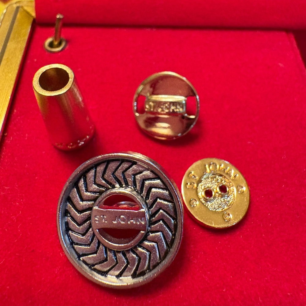 St. John Knit Gold-Silver Set of 4 Buttons